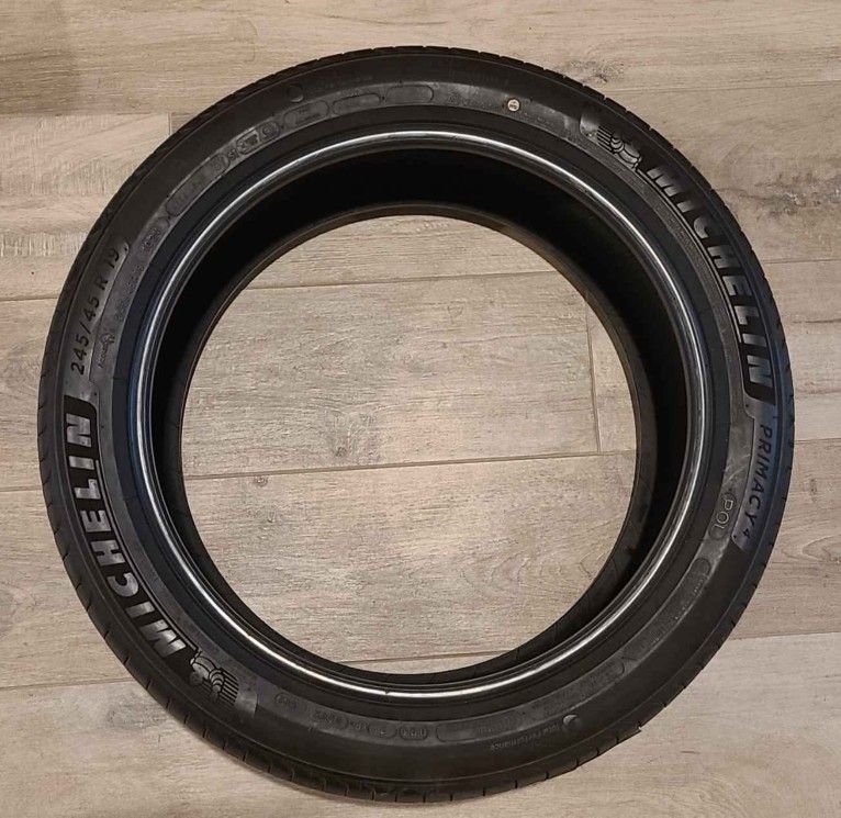 245/45/R19 Michelin Primacy 4
