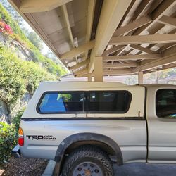 Tacoma Camper Shell, hablo Español 