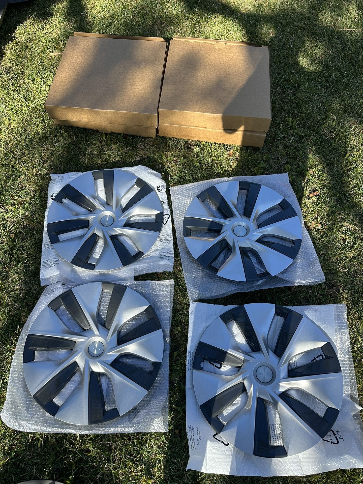 Tesla Model Y Wheel Hubcaps Original 19”
