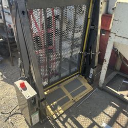 Wheels Chairs Lift