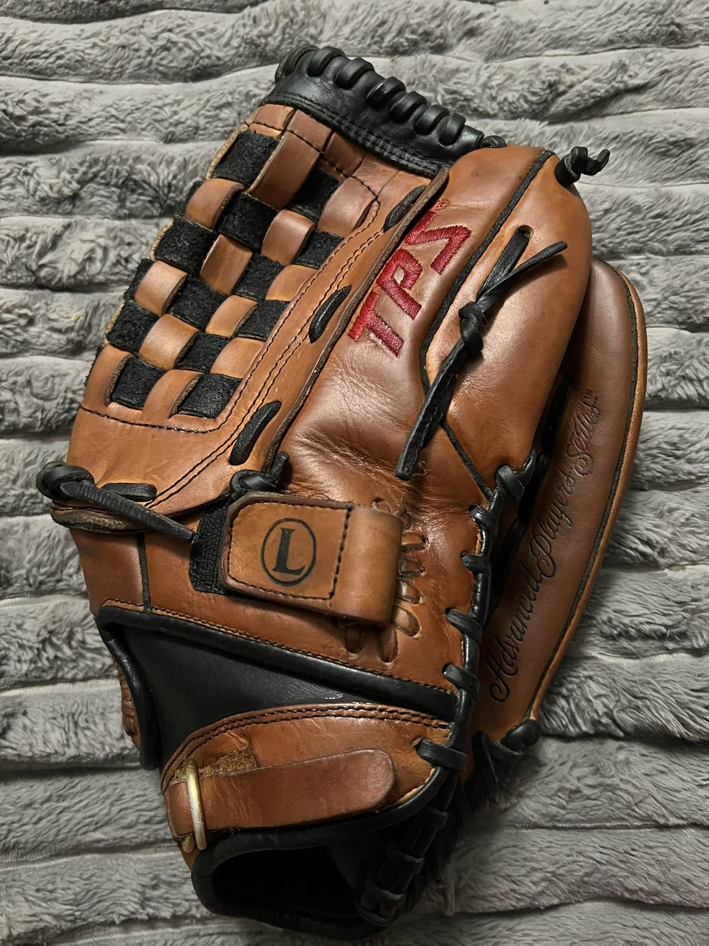 Louisville Slugger TPS Advanced Player Series Baseball Glove