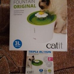 BRAND NEW Catit Flower Water Fountain $24 - $44 Value With 5 Extra Replacment Filters!!