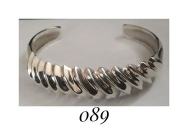 7.5" Heavy Solid Sterling Silver Cross Groove High Relief Cuff Bracelet, Made in Mexico, signed