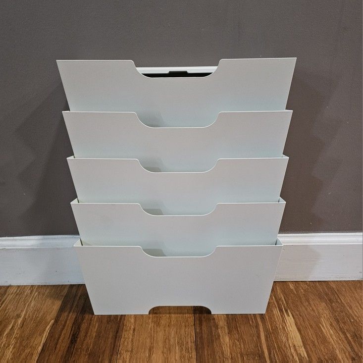 IKEA KVISSLE EVA Metal Wall Mounted 5 Magazine Rack *Pick-up In Great Bridge*