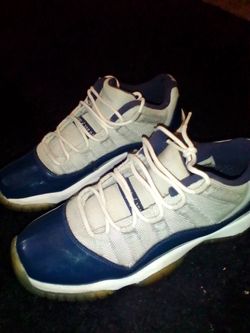 Jordan 11 s semi new size 7