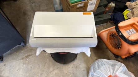 Samsung Projector 120” LSP7 4k Laser UST 120”
