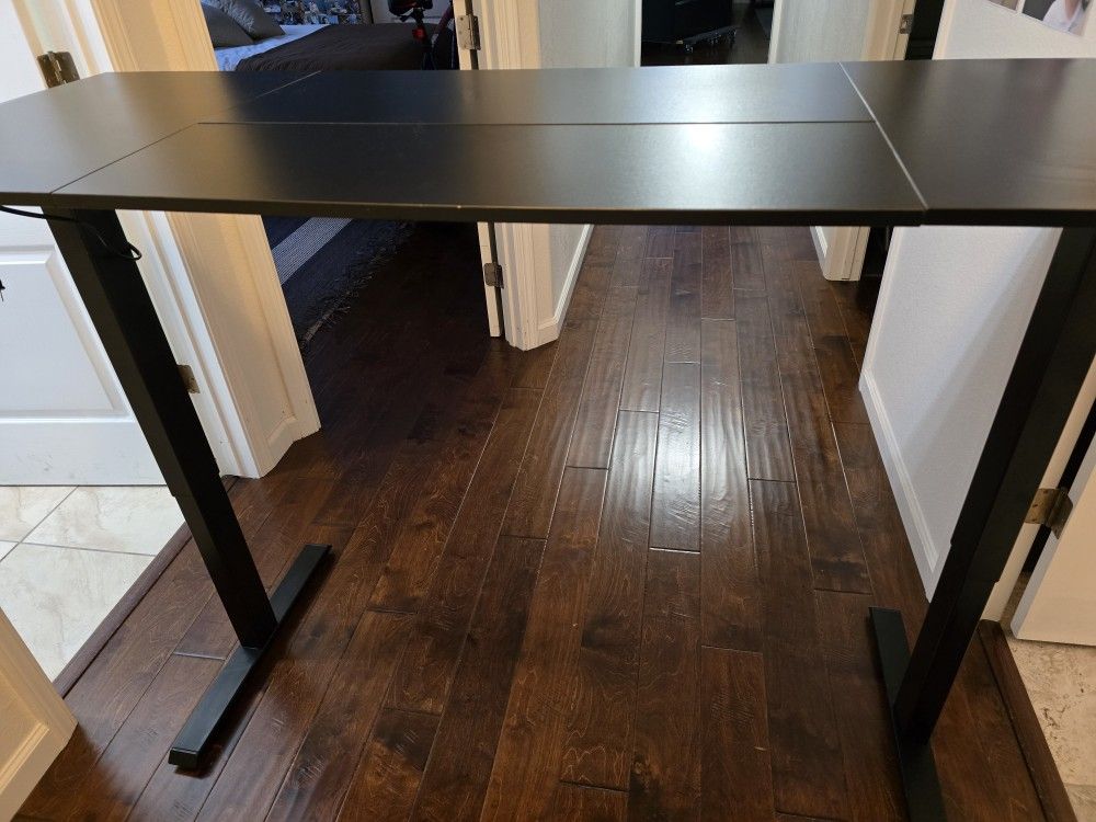 Electric Stand Up/Adjustable Desk