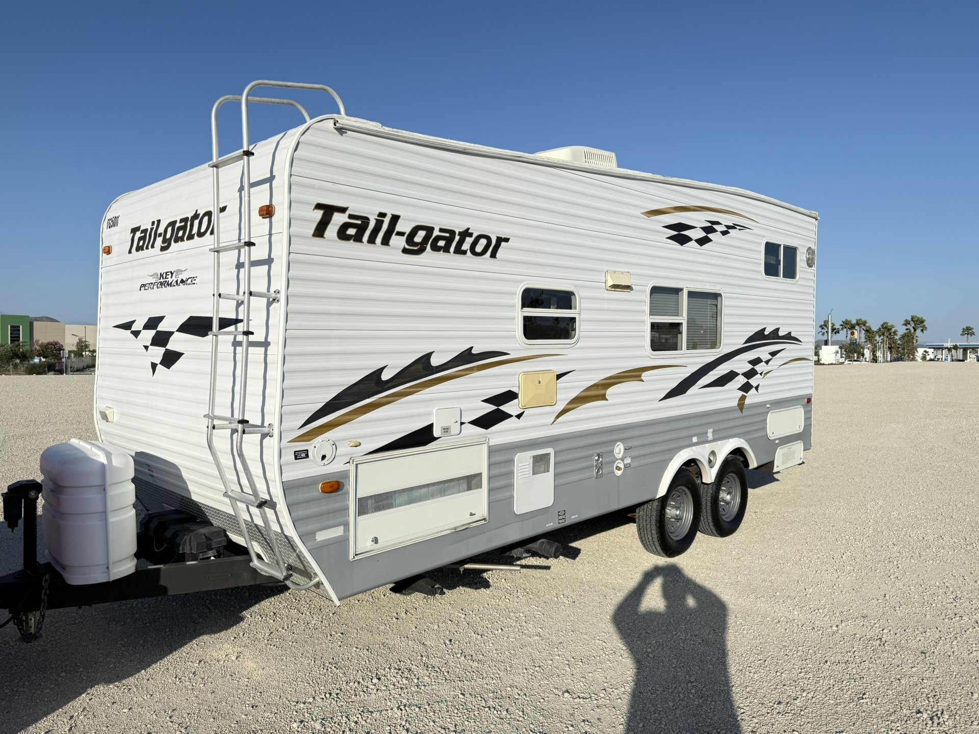 2006 Keystone tail-gator 21ft Very lightweight