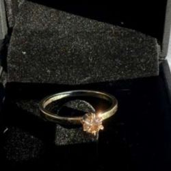 H. Stern 18k Noble Gold Ring with Solitaire Diamond Size 7.5