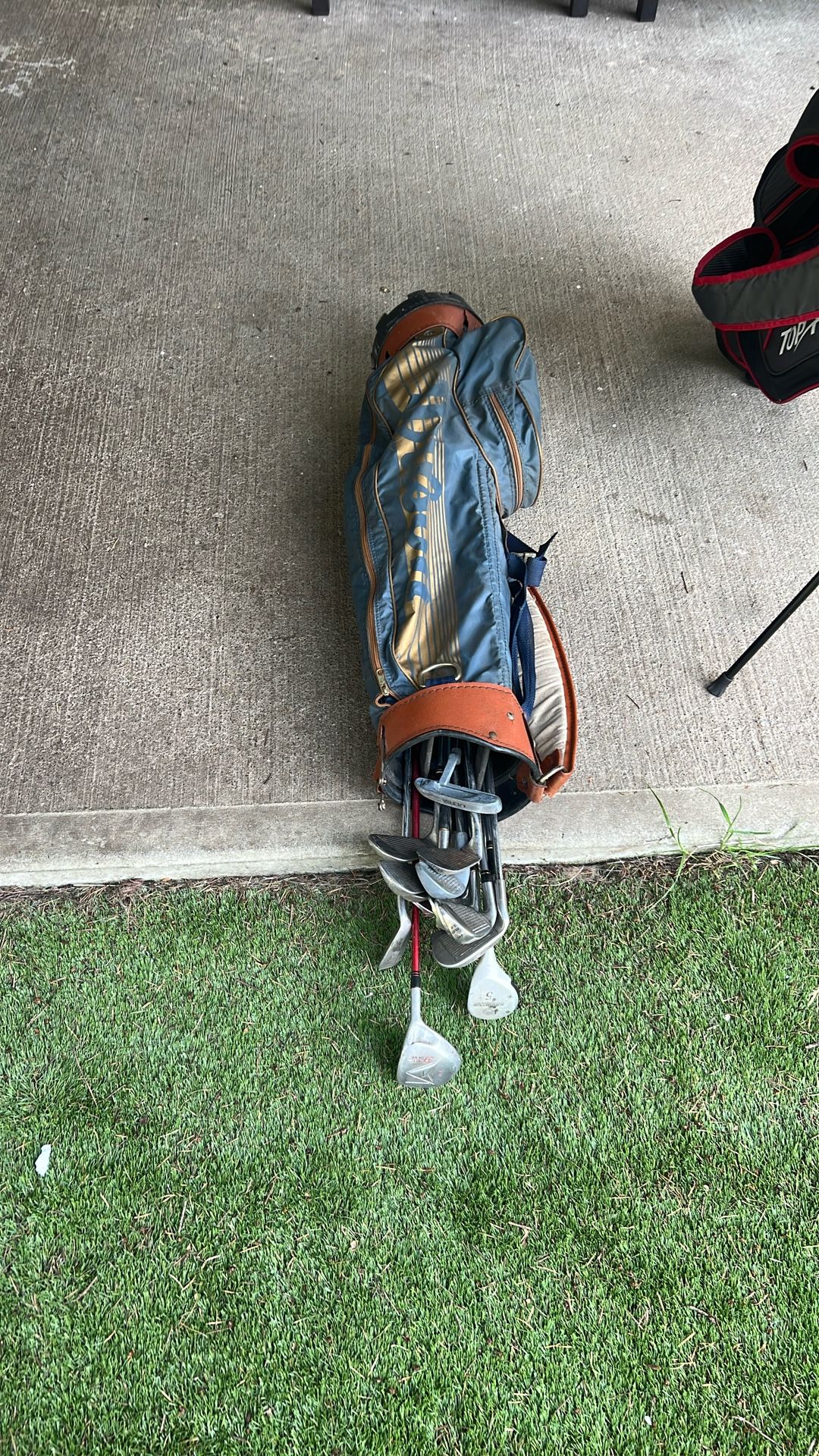 Old Used golf, clubs and bag