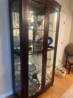 Lane curio cabinet with light