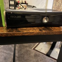 XBOX 360 And A Bunch Of games 100.00!!