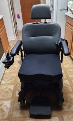 Pronto Sure Step Electric Wheelchair- Like New Excellent Condition 