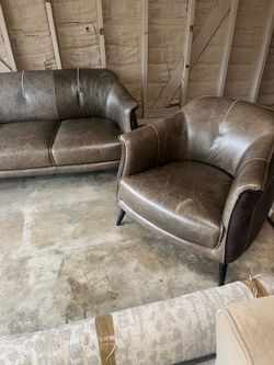 Beautiful classic Home 3 piece leather sofa and 2 chairs