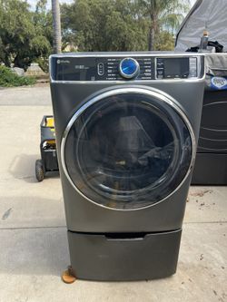 GE profile 7.8 cu. ft. ELECTRIC Dryer with  Steam And Sanitize Cycle