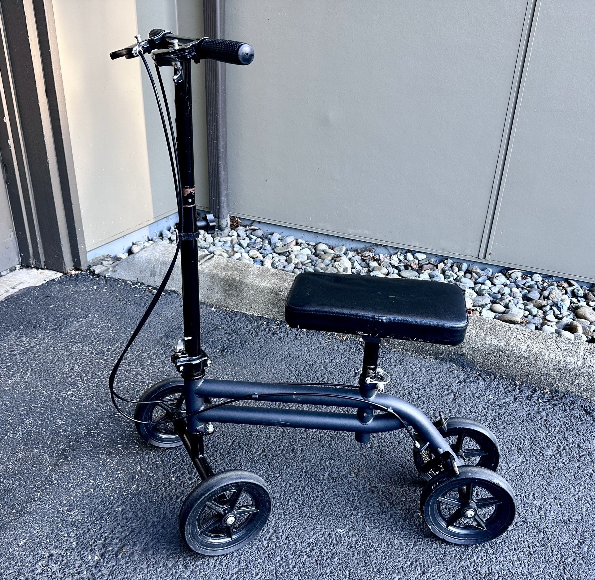 Knee Scooter In Great Condition 
