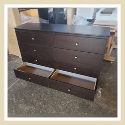 Eight drawers dresser