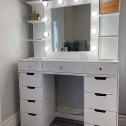 makeup vanity 