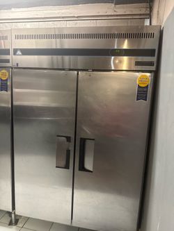 Commercial Everest Reach-In Refrigerator  Double Door Stainless Steel