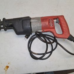 MILWAUKEE  SAW  