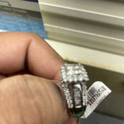 14k White Gold Diamond Ring 