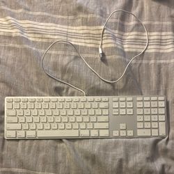 Apple A1243 MB110LL/A USB Port x2 Wired Keyboard MB110LL/B Numeric Keypad