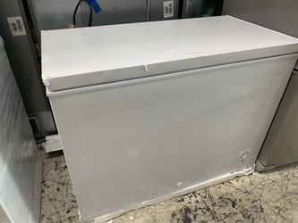 Frigidaire chest freezer in white new open box 9 cubic ft