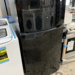 Frigidaire Top & Bottom In Glossy Black New Open Box 14 Cubic Ft