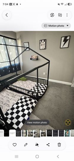 Double twin floor bed