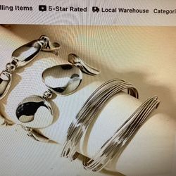 Bracelets  3.  Adjustable Sizes 