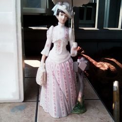 New Avon Original 1988 Mrs Albee Award Statue