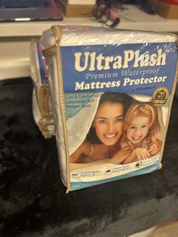 UltraPlush 100% Waterproof Mattress Protector 