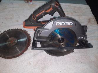 Ridgid 18v 7 1/4 circular saw with 5 extra blades