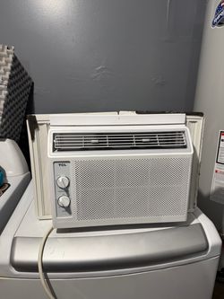 Aire acondicionado de ventana TCL de 5000 BTUs //Window ac unit 5000 BTUs for small room
