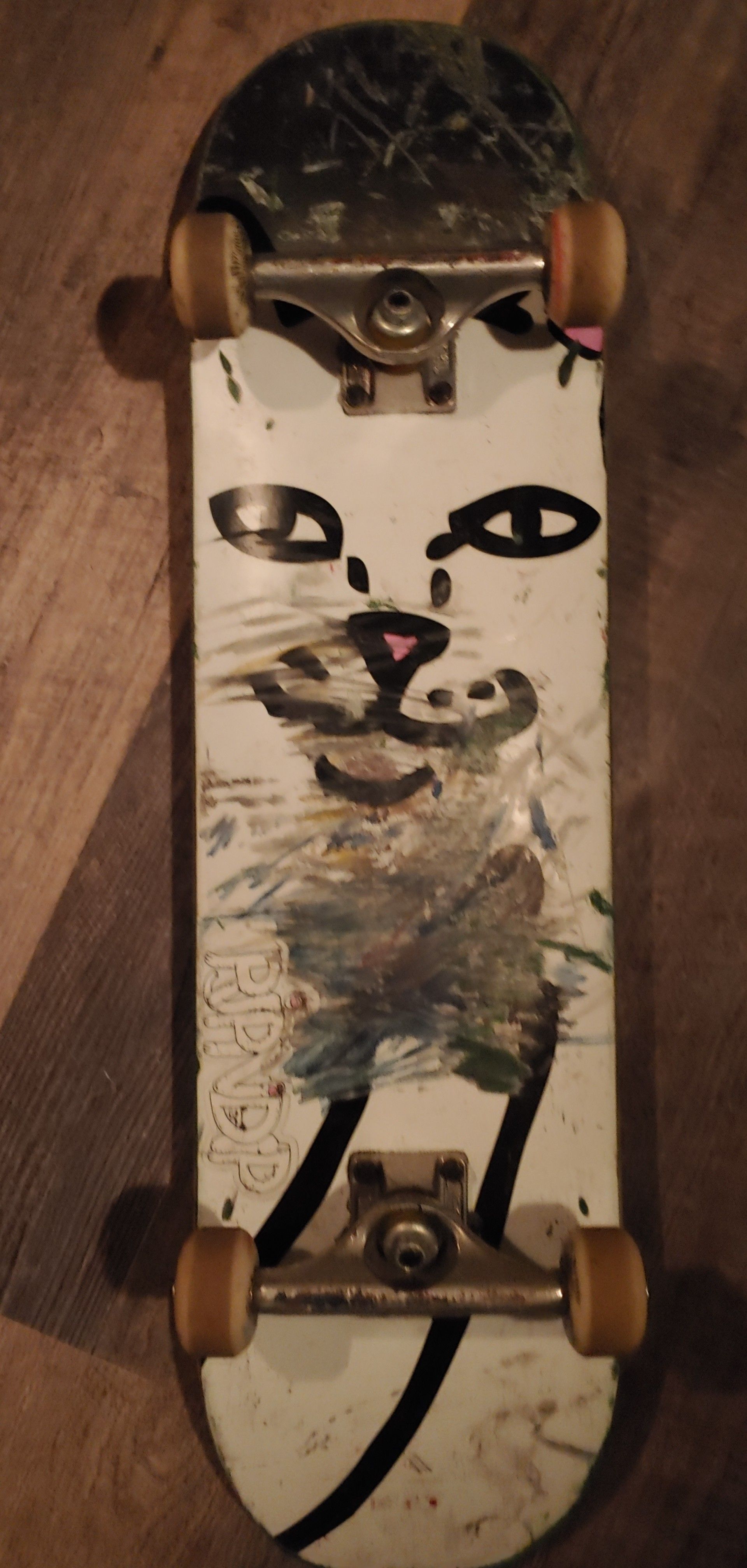COMPLETE RIPNDIP WITH INDEPENDENT TRUCKS SPITEFIRE WHEELS AND REDS BEARINGS