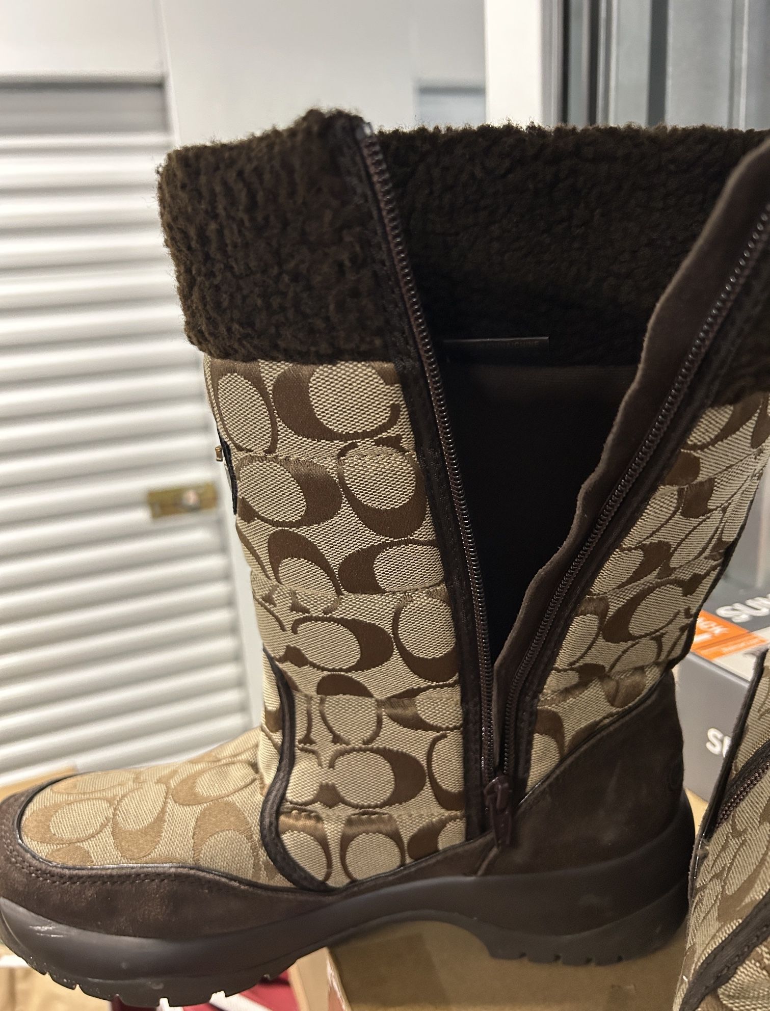 Perfectly Warm Rain Boots