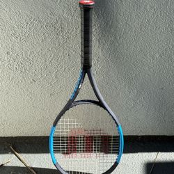 Wilson Tennis Racket With Tennis Balls