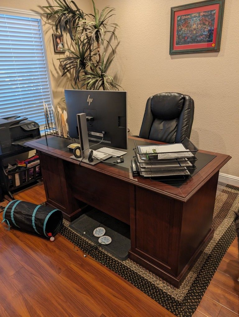 Executive Pedestal Office Desk - $150 OBO