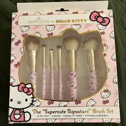 Hello Kitty Supercute Signature 6 PCs Makeup Brush Set