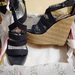 Rouge Wedges Size 8.5 Black 