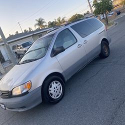 Toyota Sienna 2003 