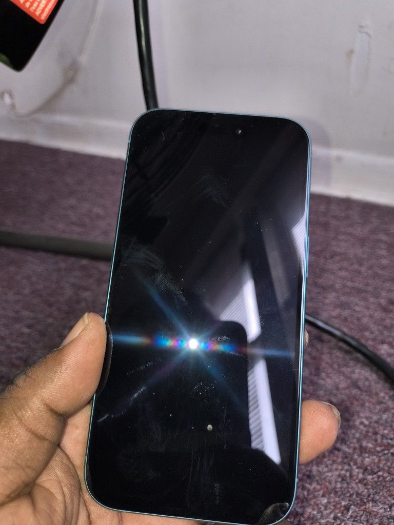 iPhone 16e