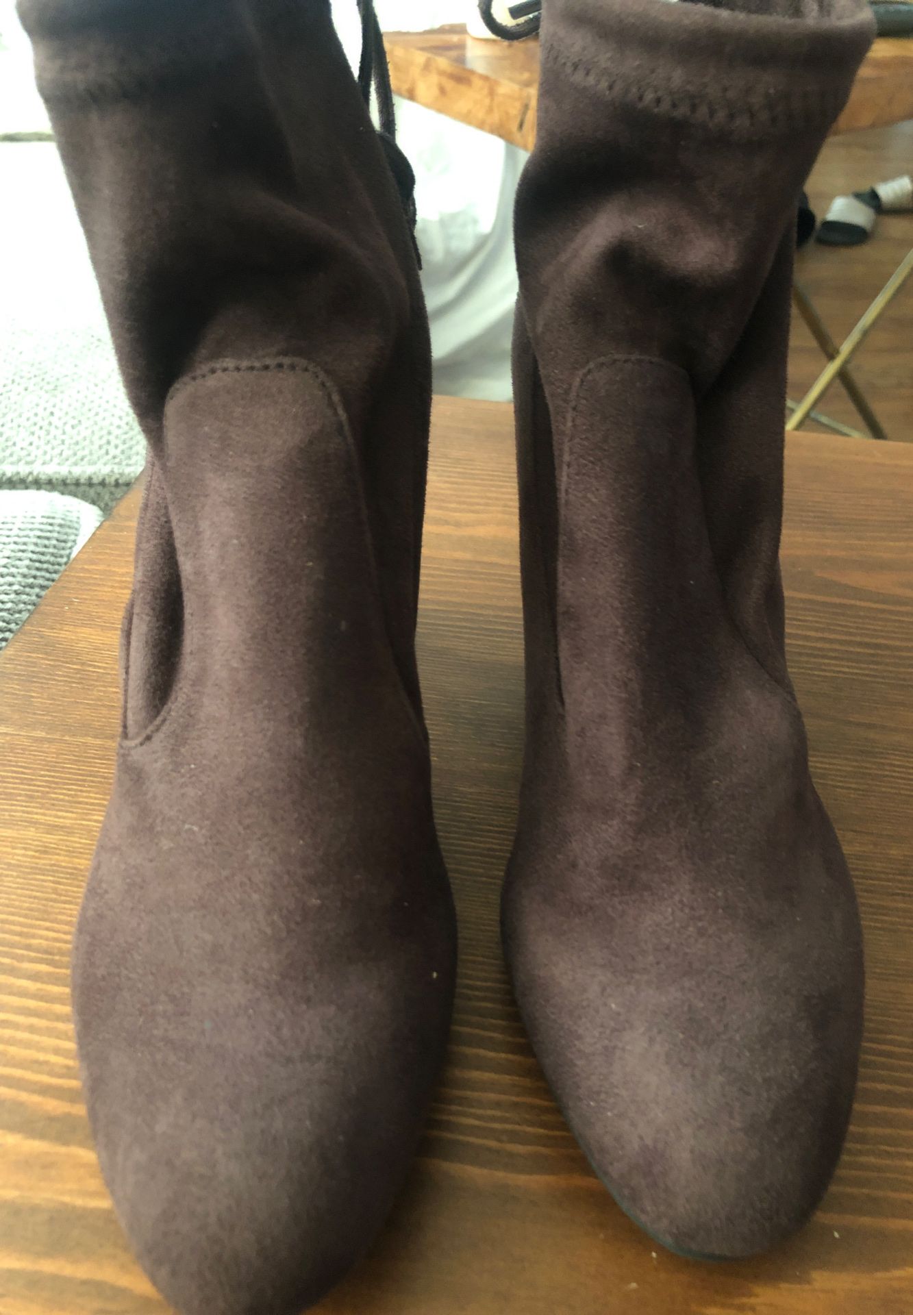 Women’s boots size 7 new