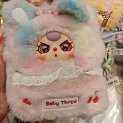 Cute Overload! This Christmas Plush Bag for 3-Year-Olds Is as Hot as Labubu Don’t Miss Out!”