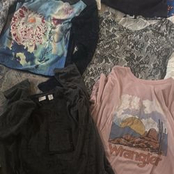 25 Women’s Tops Size Large