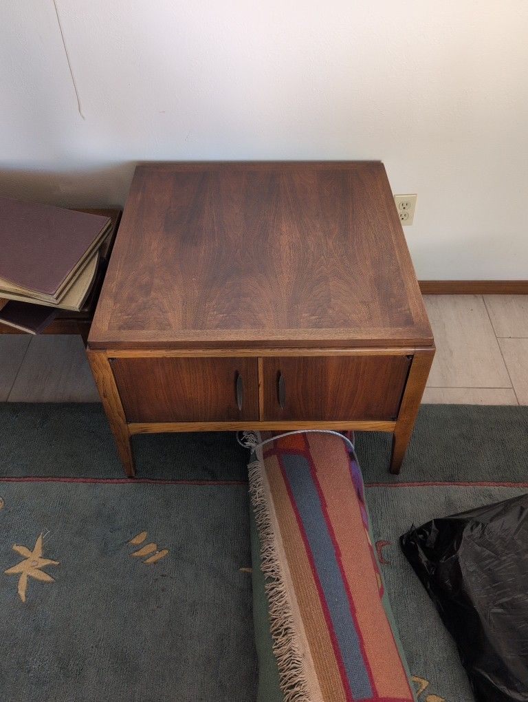 Lane McCobb Style Mcm End Table