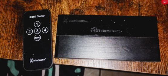 HDMI switch with remote (Read description)