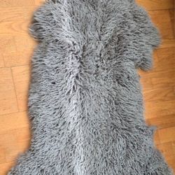 33" Sheepskin RUG (NEW)
