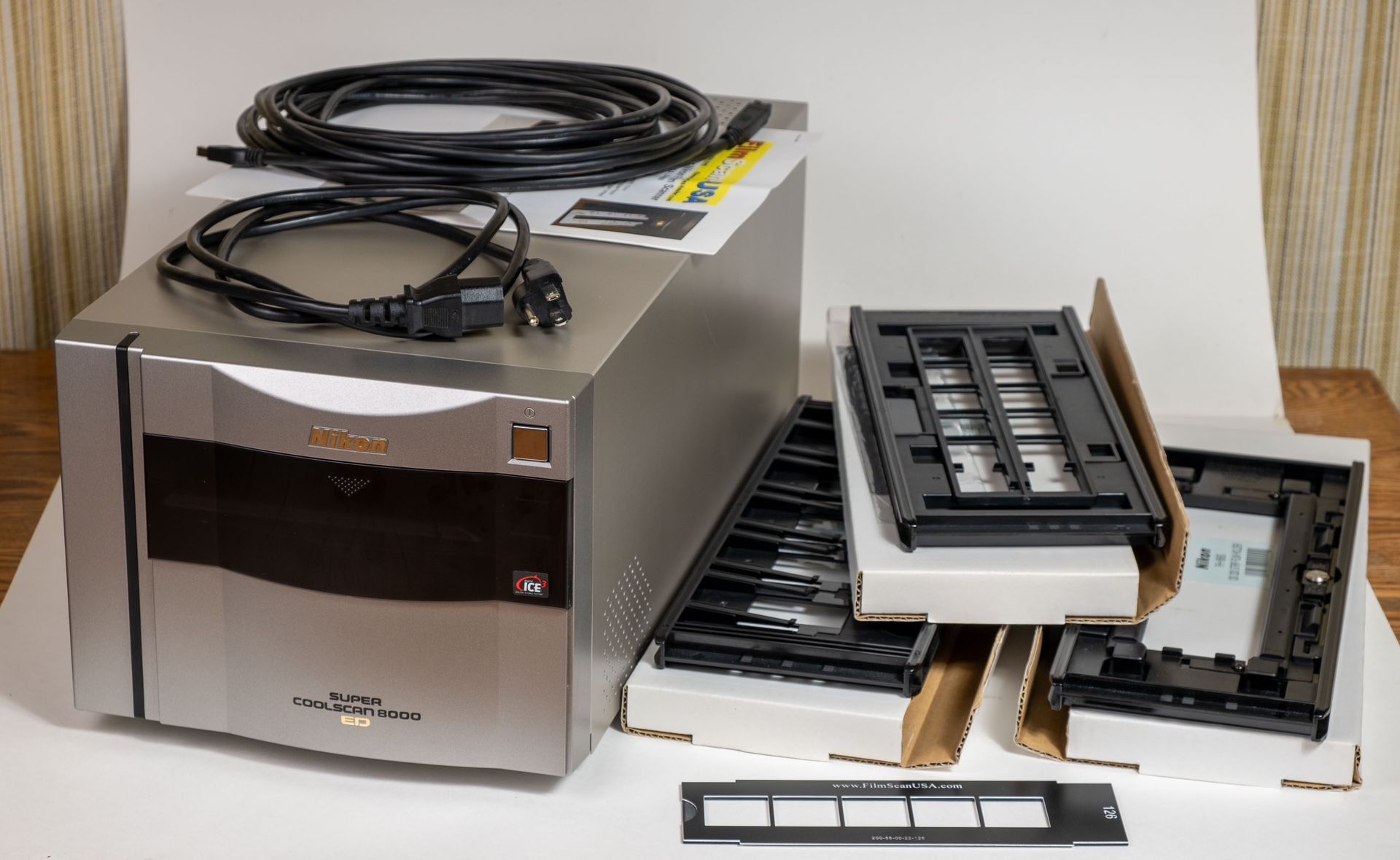 Nikon Super CoolScan LS-8000 ED Film Scanner with 3 Film Holders Excellent Working Condition