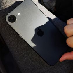 iPhone 16e Boost Mobile